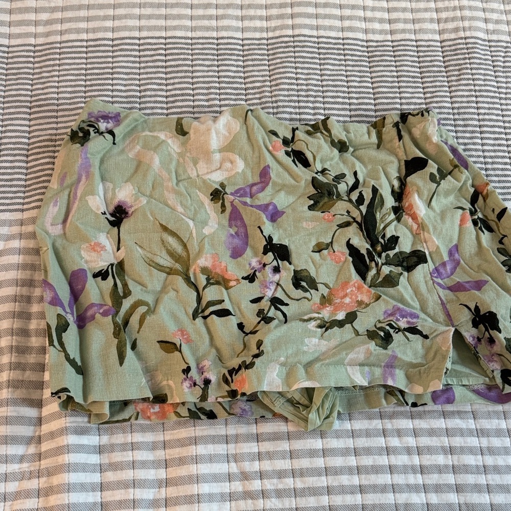 Abercrombie & Fitch Green Floral Mini Skort